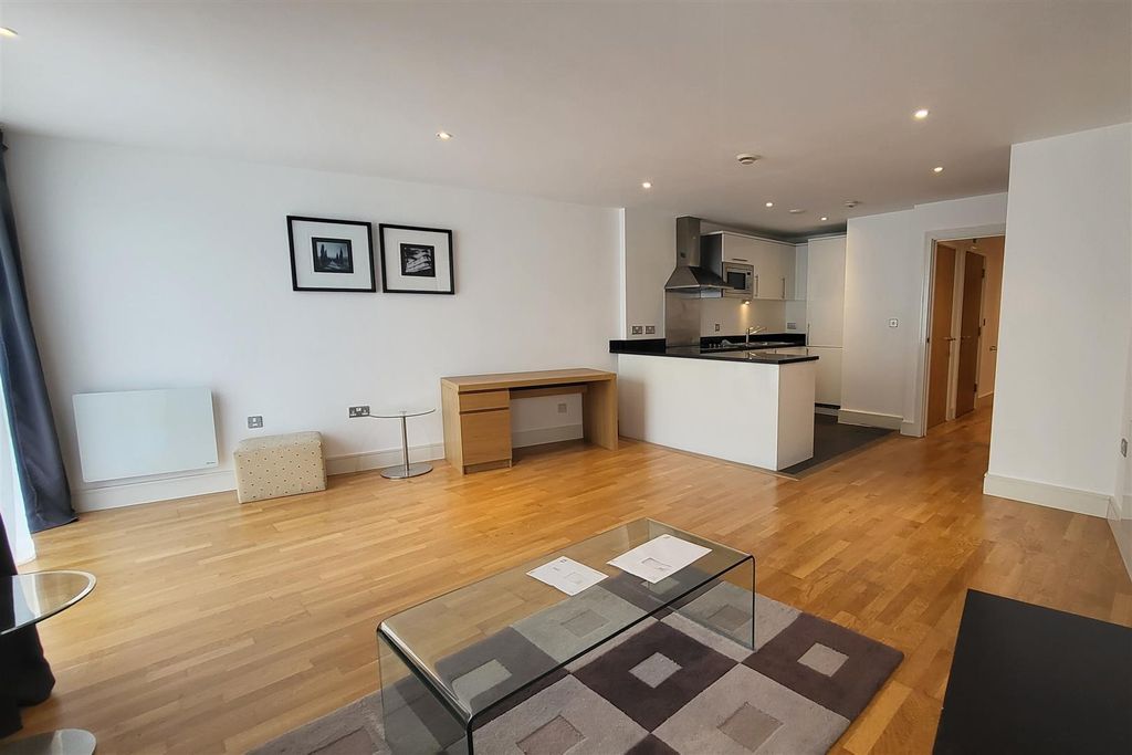 Property photo 2 of 10 Open-Plan Kitchen/Living Room