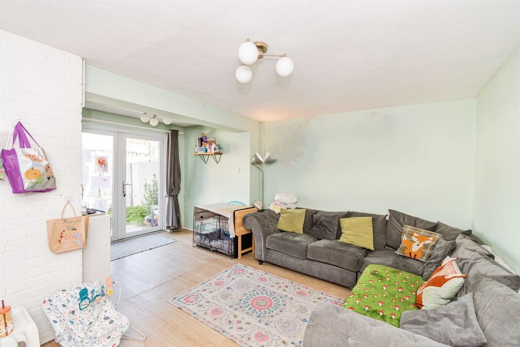 Property photo 2 of 18