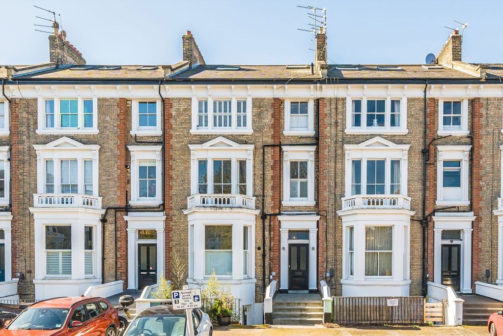 Property photo 1 of 5