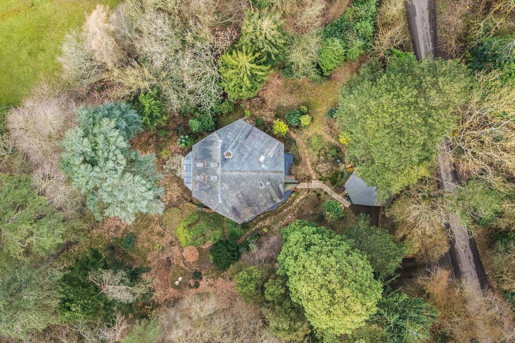 Property photo 1 of 28