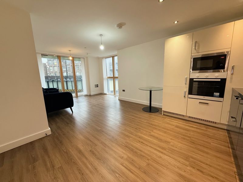 Property photo 3 of 8 Photo 6