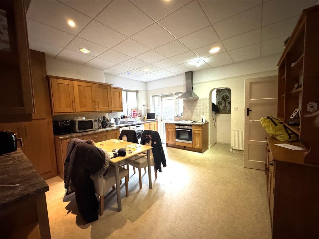 Property photo 3 of 13 Kitchen / Diner