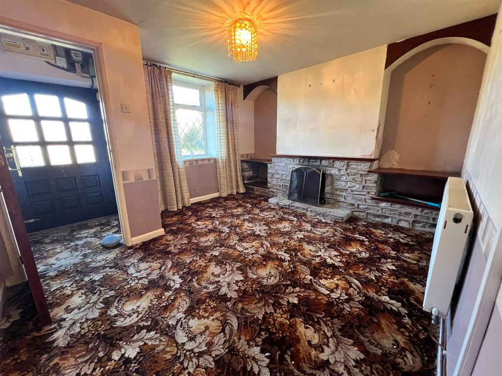 Property photo 2 of 21
