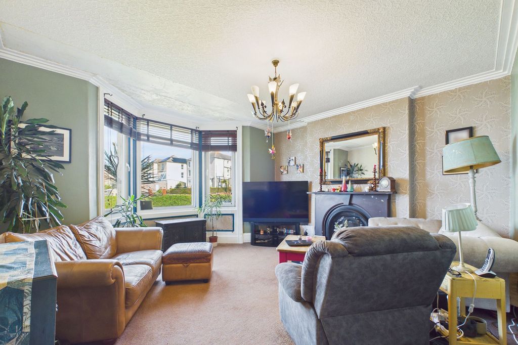 Property photo 1 of 30