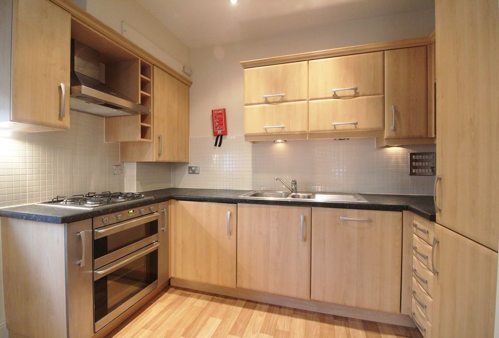 Property photo 3 of 7 Kitchen