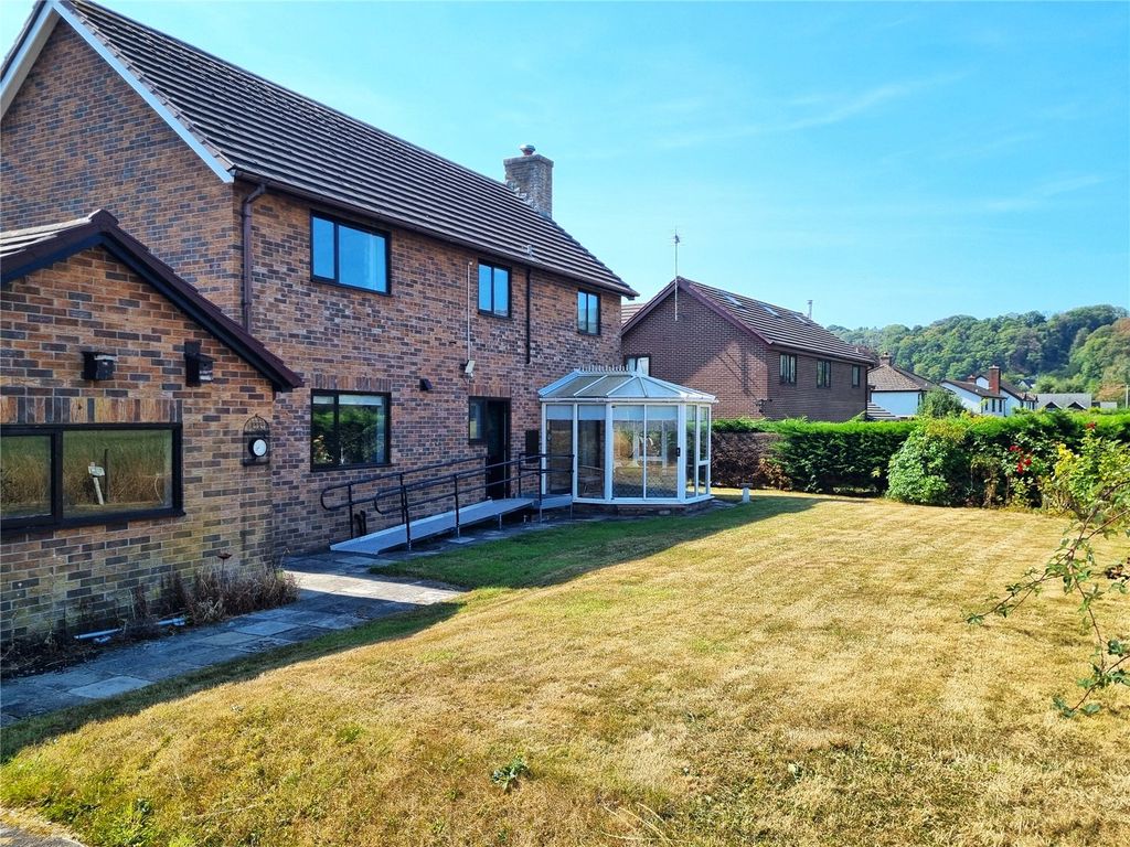 Property photo 2 of 30 Picture No. 08
