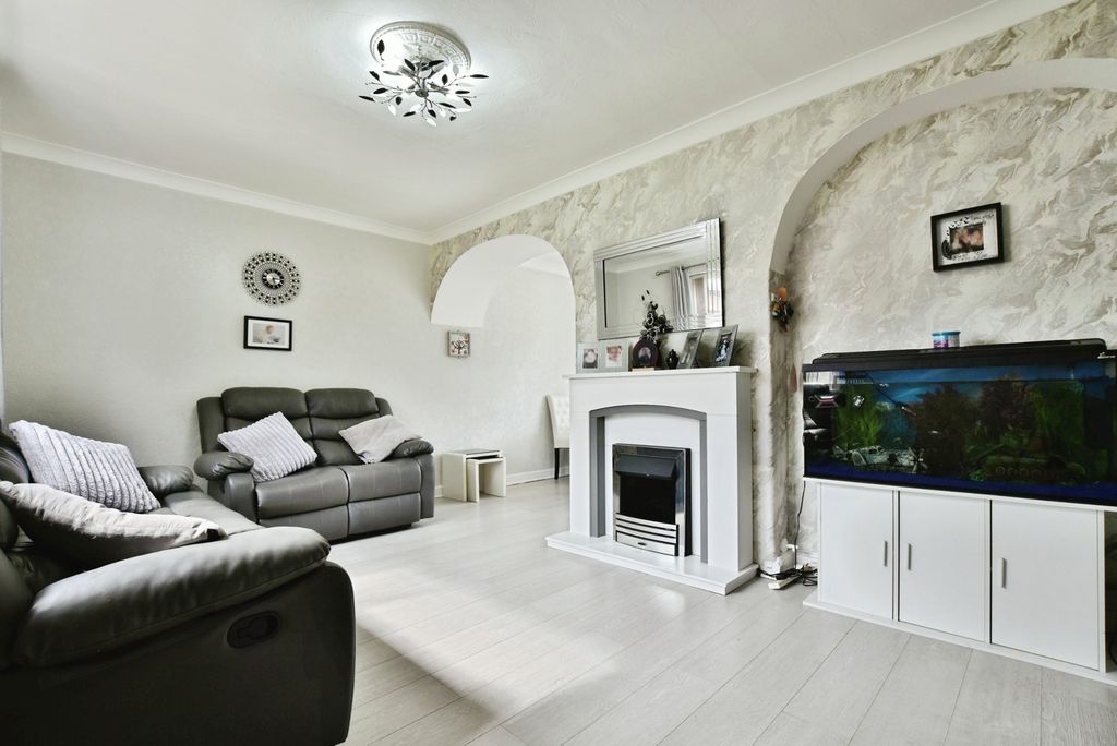 Property photo 2 of 33 Pbox-Img.Jpg