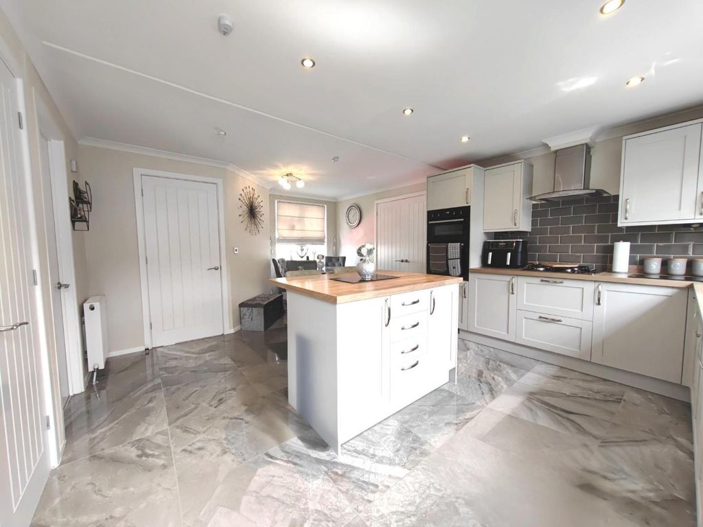 Property photo 2 of 17 1000005791.Jpg