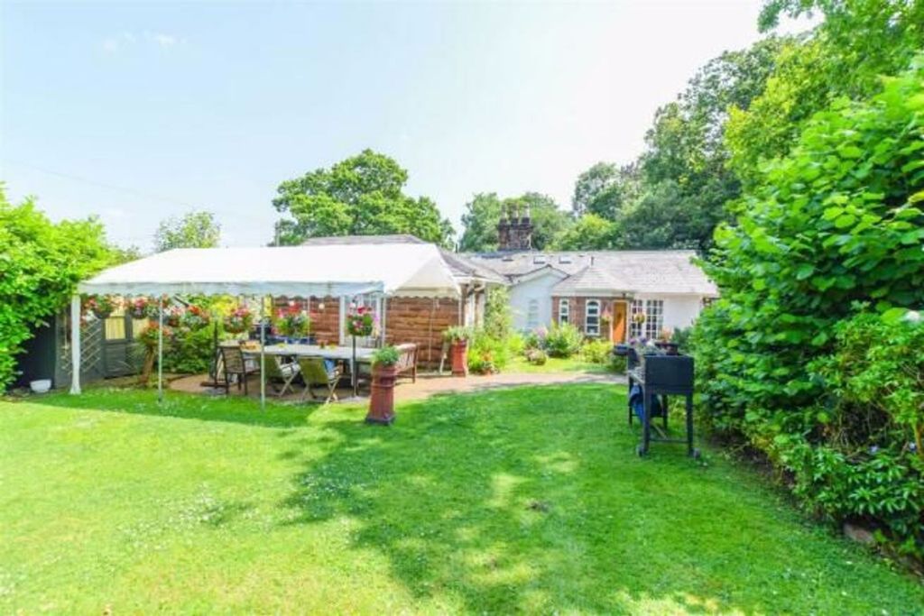 Property photo 2 of 39 Photo 35