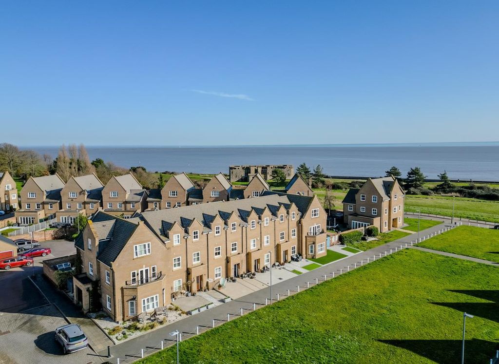 Property photo 2 of 31