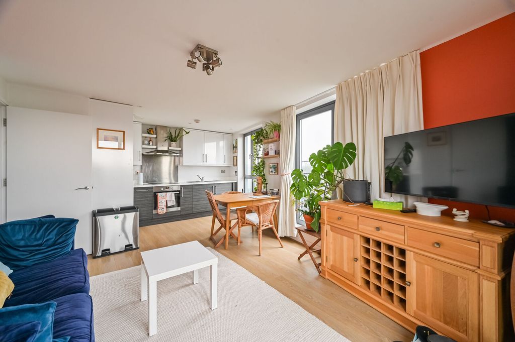 Property photo 2 of 16