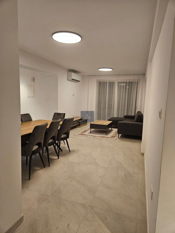 Property photo 1 of 32