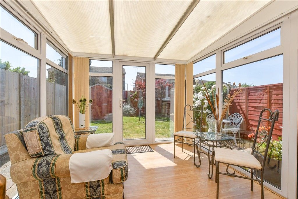 Property photo 2 of 11 Conservatory