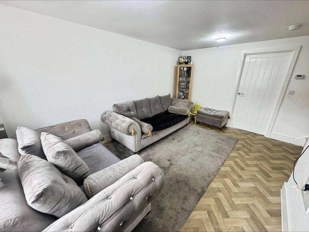 Property photo 2 of 12 Living Room