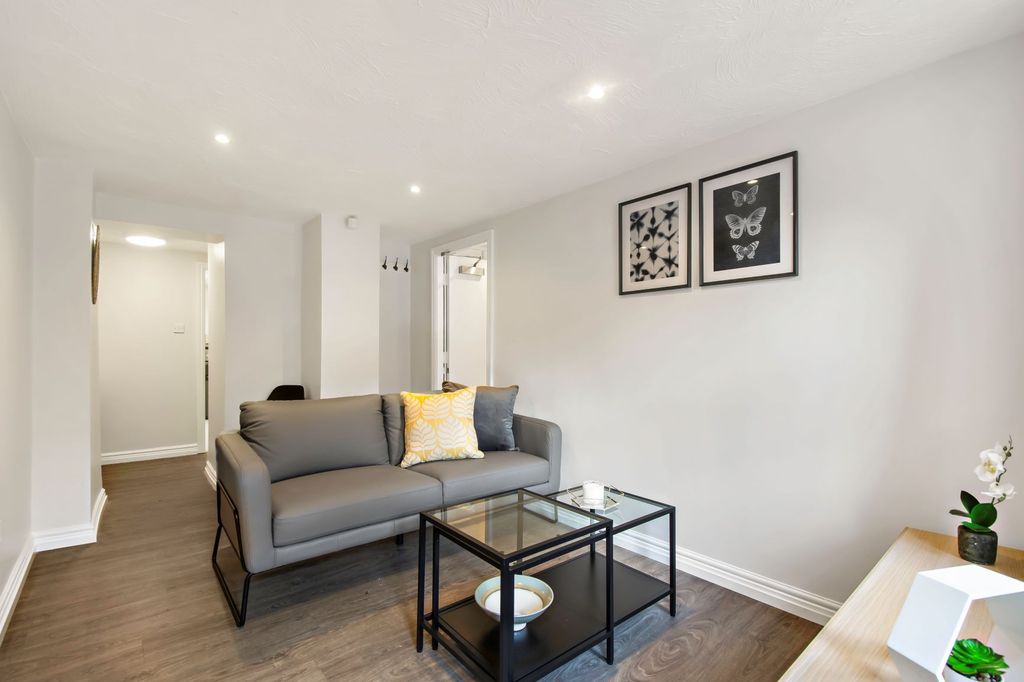 Property photo 1 of 6 Property Photo