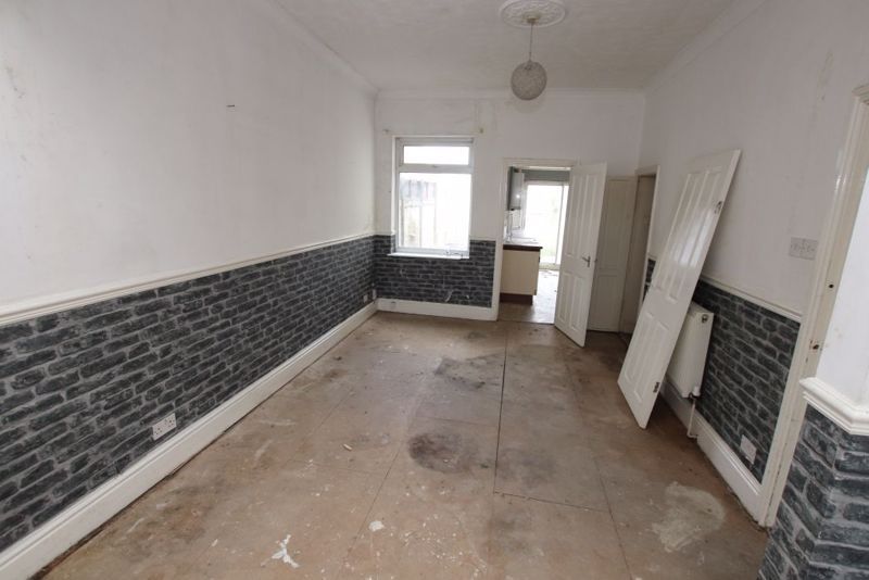 Property photo 3 of 11 Dining Area