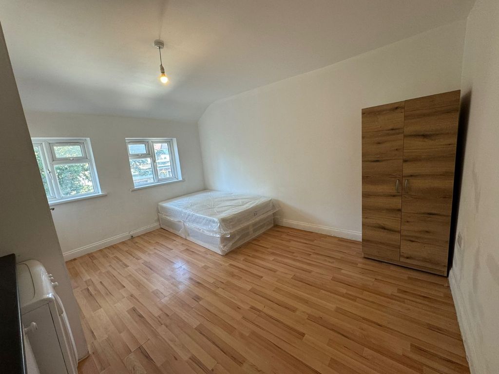 Property photo 2 of 3