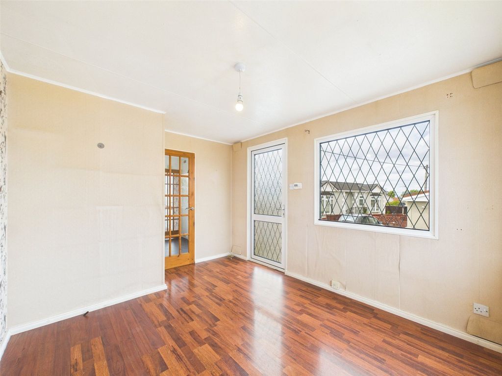 Property photo 2 of 11 Picture No. 10