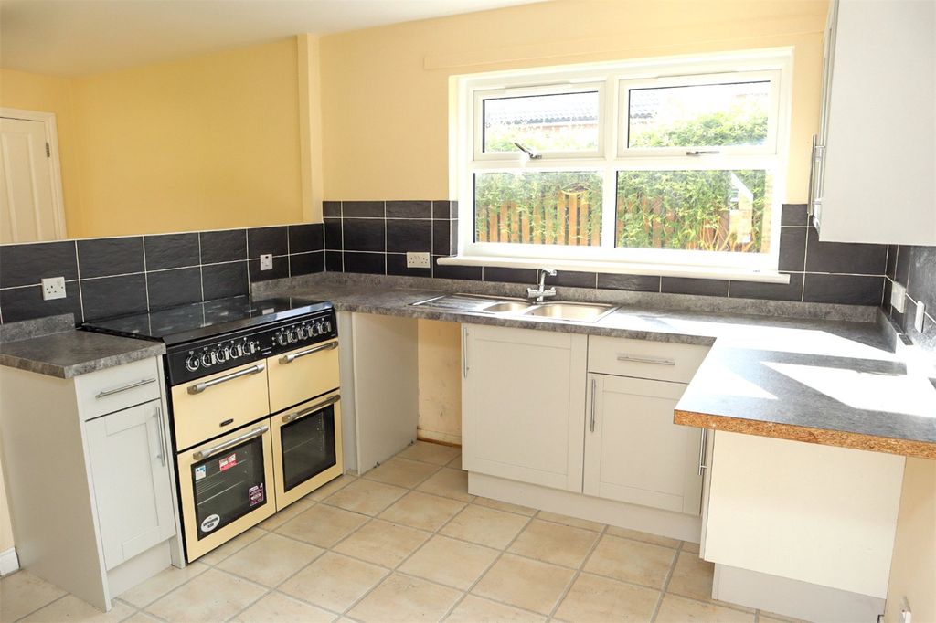 Property photo 2 of 21 Kitchen/Breakfast