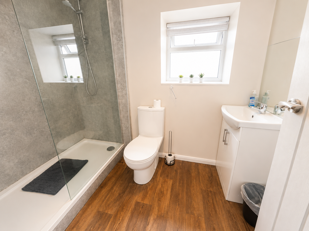 Property photo 3 of 7 Shower Room