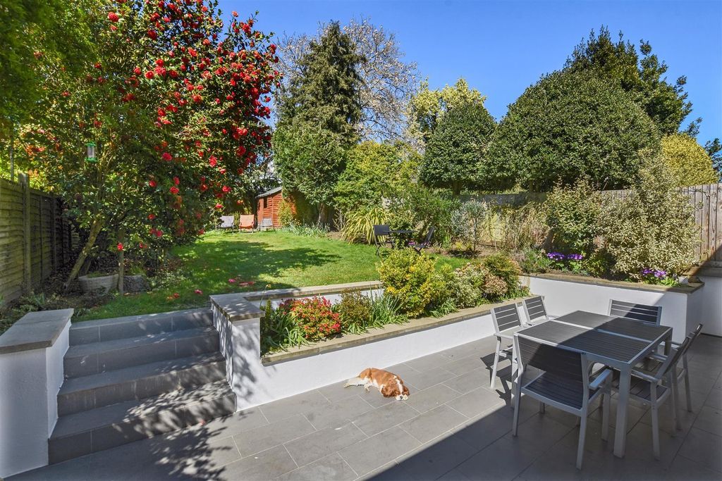 Property photo 3 of 17 17 Makepeace Ave.Jpg