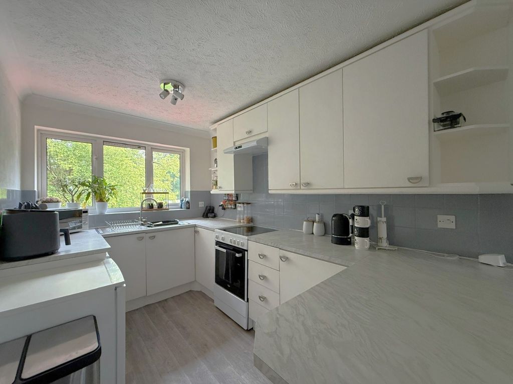 Property photo 3 of 8 4022646