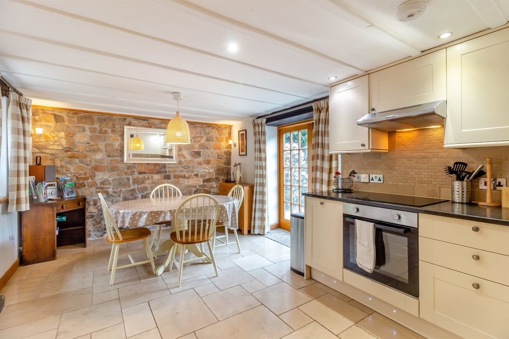 Property photo 2 of 29