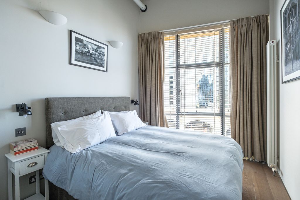 Property photo 3 of 19 Bankside (13).Jpg