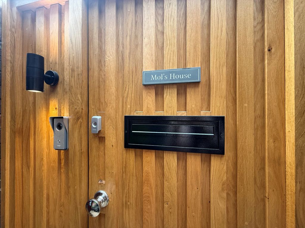 Property photo 1 of 33 25