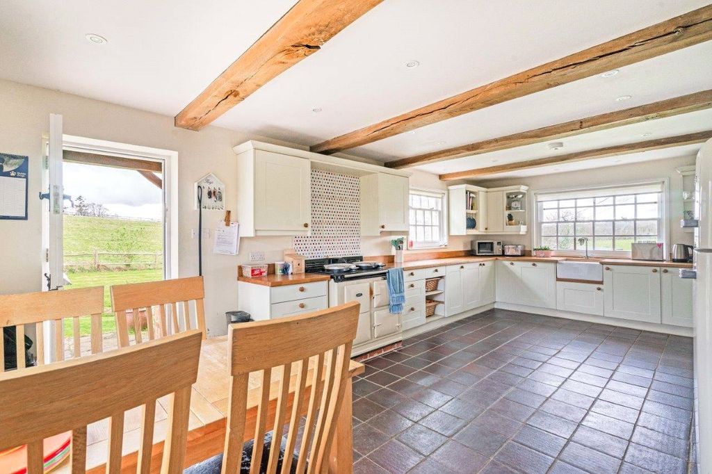Property photo 3 of 16 Kitchen/Breakfast Rm