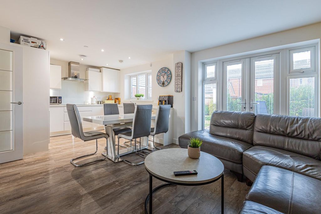 Property photo 2 of 18 27-8.Jpg