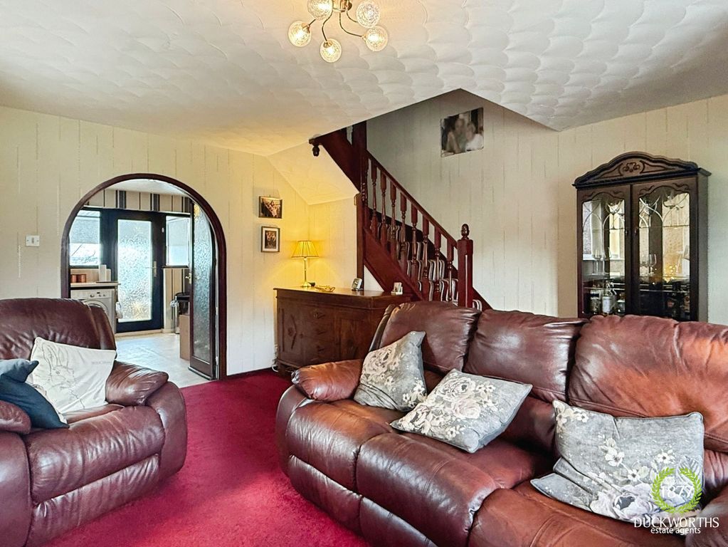 Property photo 2 of 25