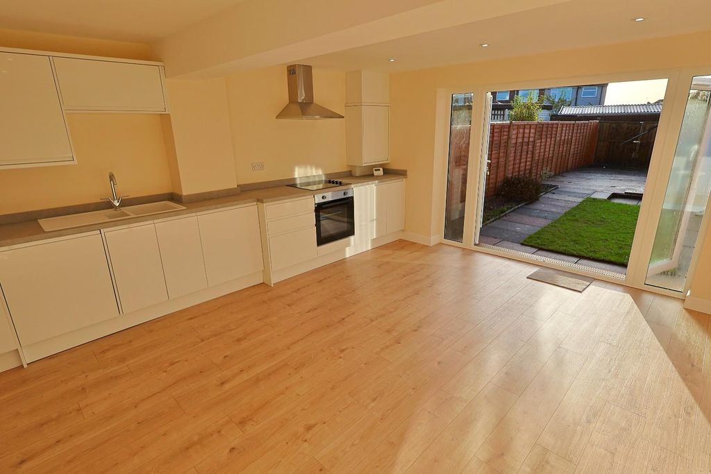 Property photo 3 of 13 Kitchen / Diner