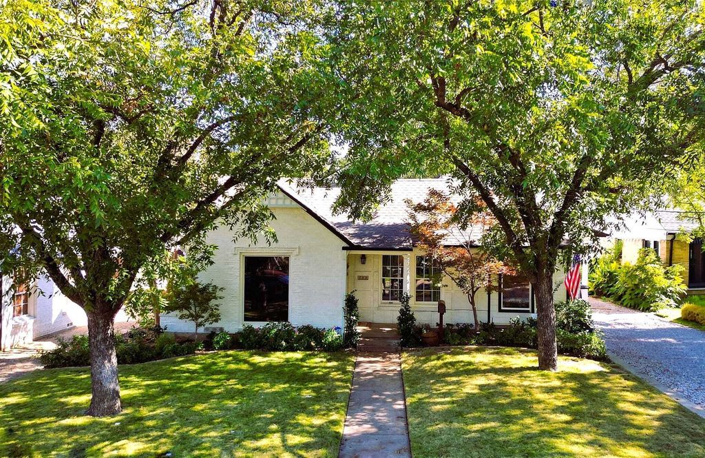 Property photo 1 of 1