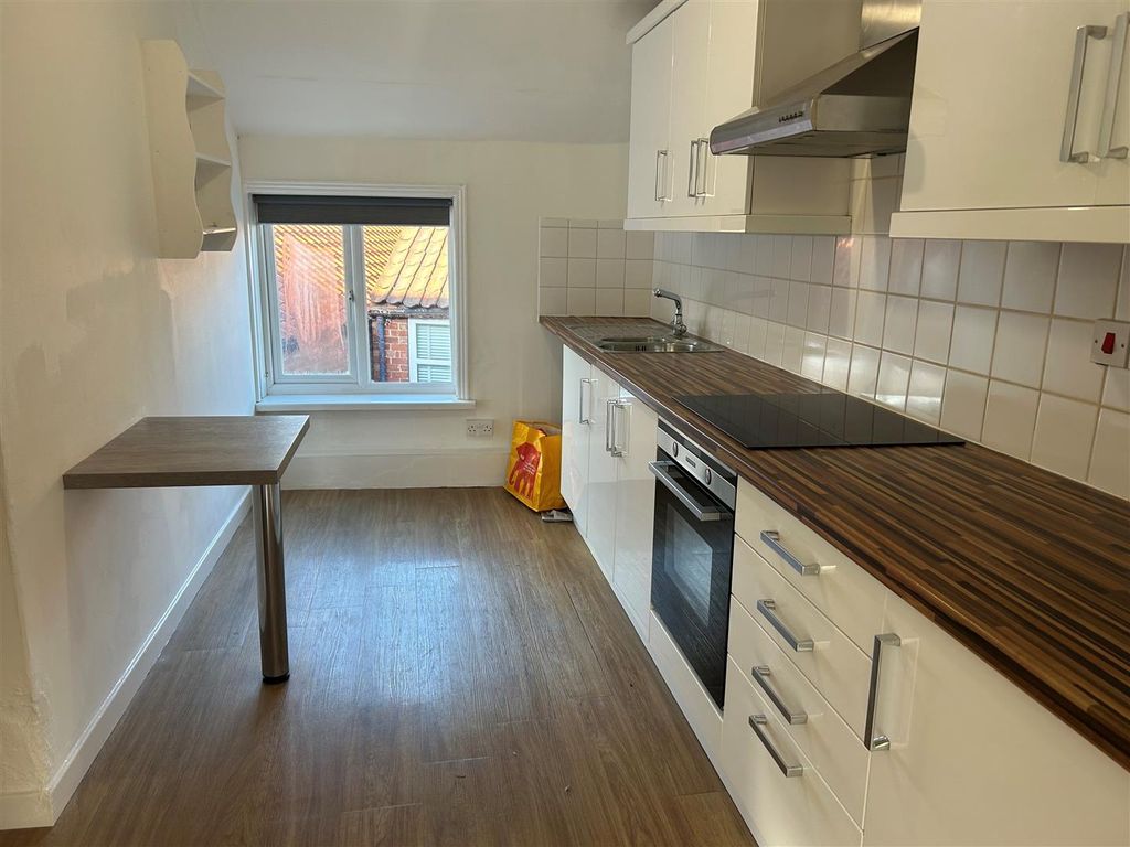 Property photo 3 of 7 Kitchen 1.Jpg