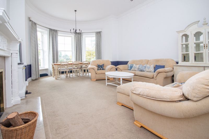 Property photo 2 of 27 Lounge-Diner