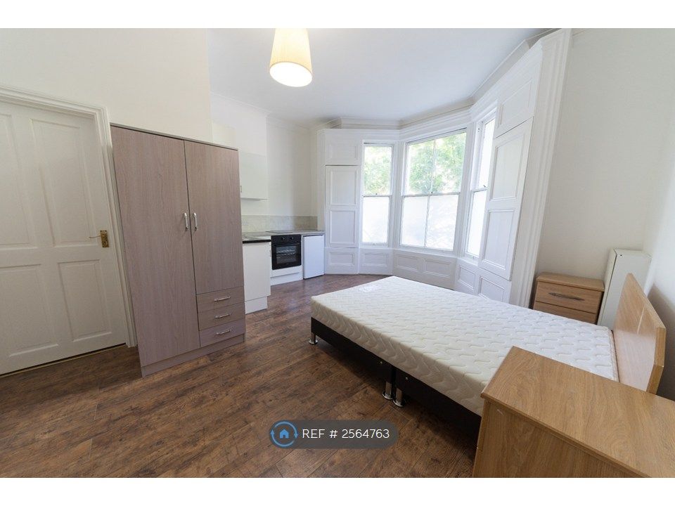 Property photo 3 of 11