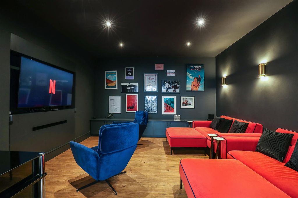 Property photo 3 of 28