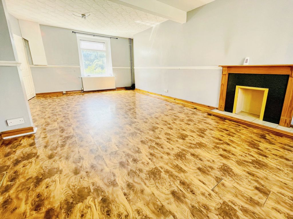 Property photo 2 of 10 Lounge