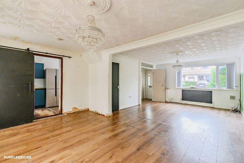 Property photo 2 of 18 Lounge/Dining Room