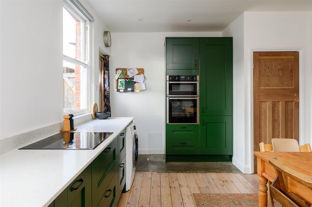 Property photo 3 of 16 Kitchen