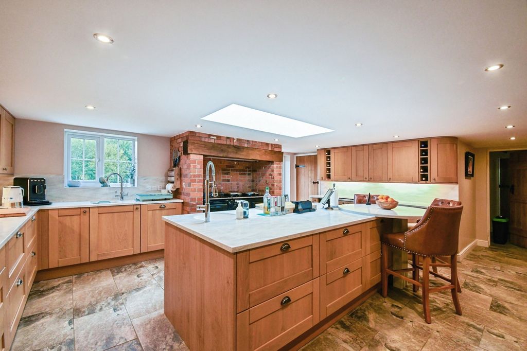 Property photo 2 of 17 Photo