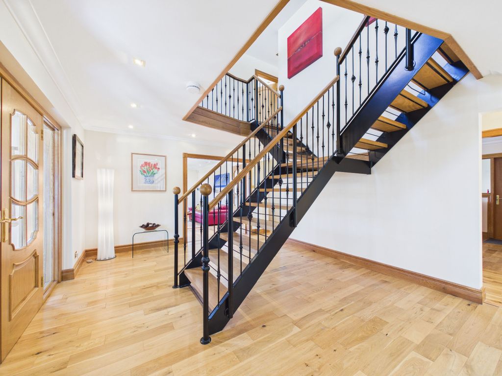 Property photo 2 of 26