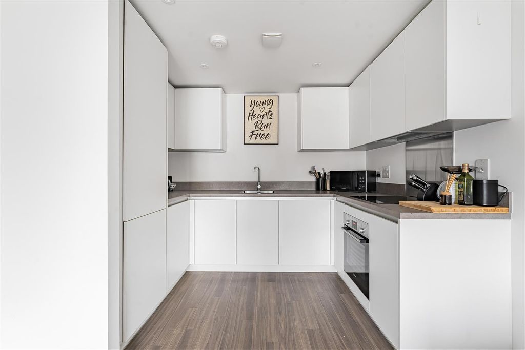 Additional image 5 of 1 bed flat for saleBoulters Point, Boyn Valley Road, Maidenhead SL6