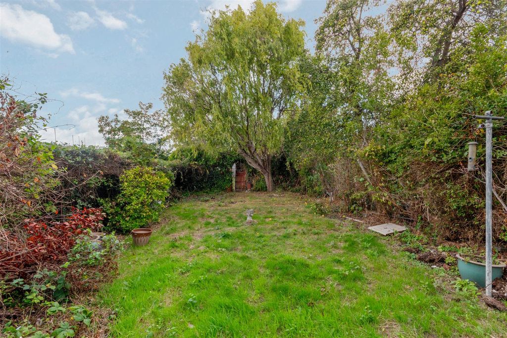 Property photo 2 of 12 Cannon Hill Lane