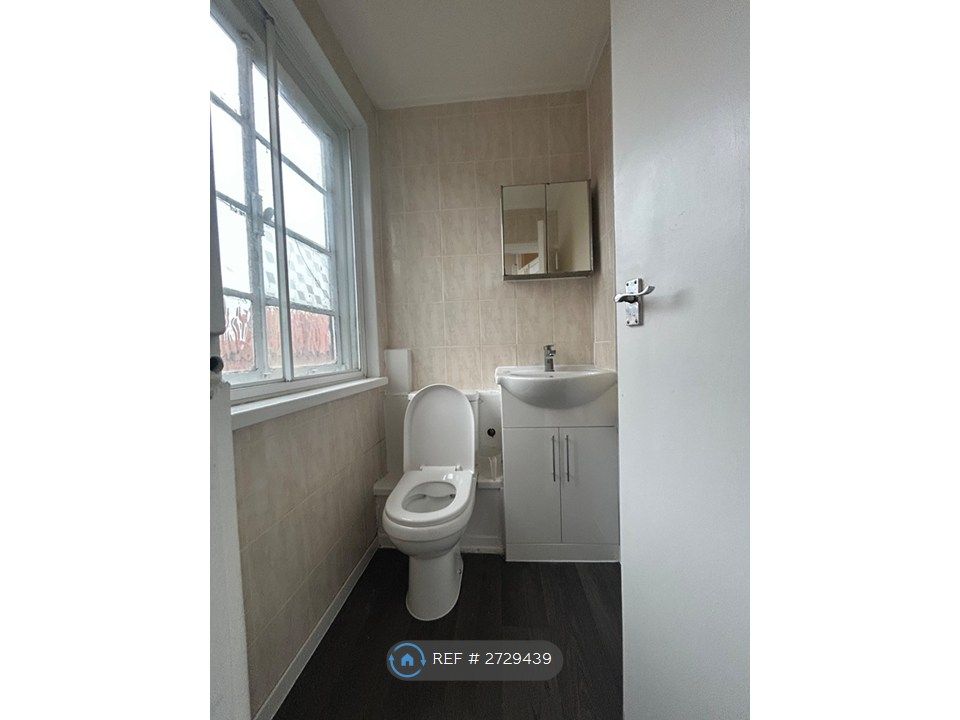 Property photo 2 of 3 Bathroom