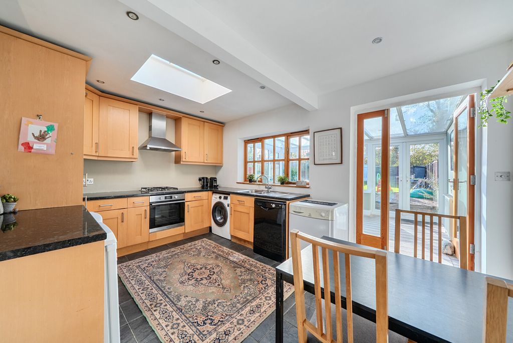 Property photo 3 of 13 1381770-10-691B30...