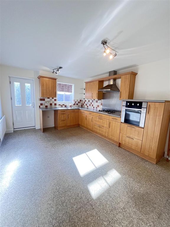 Property photo 3 of 15 Img_2015.Jpg