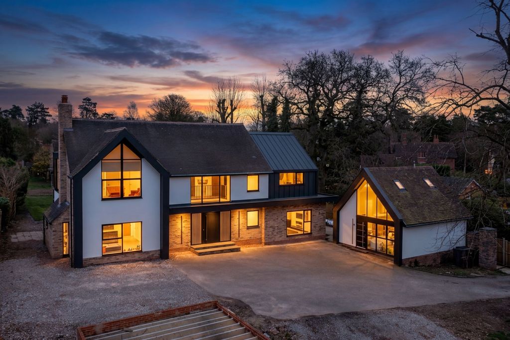 Property photo 1 of 27