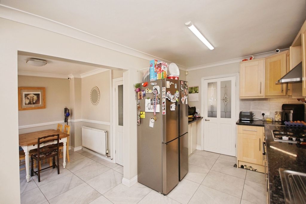 Property photo 3 of 16 Photo
